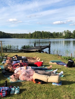 Liggande andingsövaningar Liggande andningsövningar